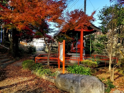 弁天様と水堀跡＠尾曳稲荷神社