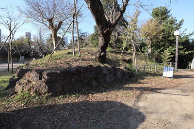 一郭北東隅の土塁跡