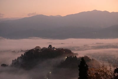 朝焼け(AM6:17)に光る雲海