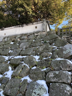 中津川沿いの石垣