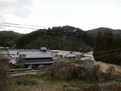 地黄城から見た丸山城