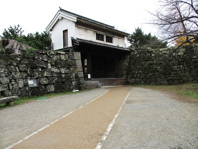 岡口門（城内より）