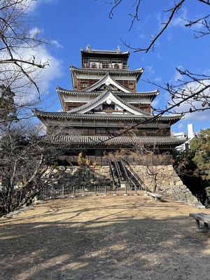 南小天守跡からの天守に眺め