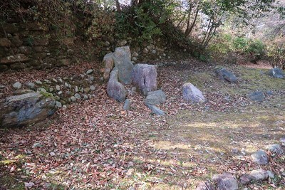 鳥羽山城 枯山水庭園跡