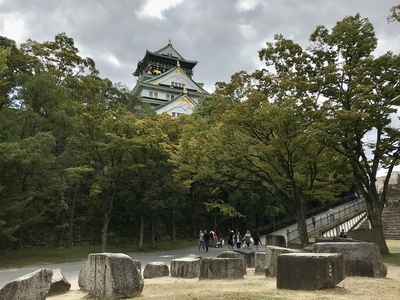 刻印石広場からの天守