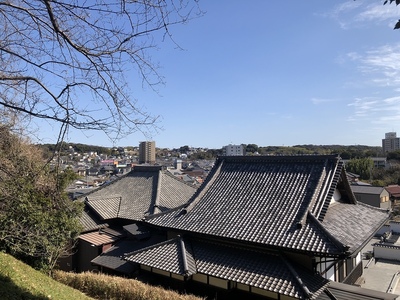 鷲津砦と丸根砦を望む