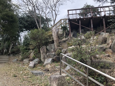 神崎神社より階段を登る