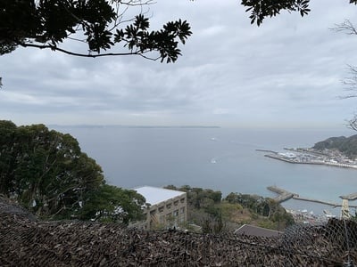 主郭からの眺望（東京湾、遠くに三浦半島）