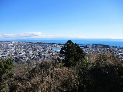 駿河湾と伊豆半島を望む