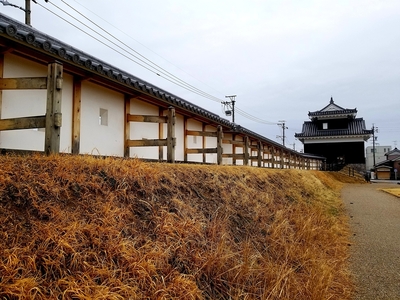 二ノ丸丑寅櫓と土塀