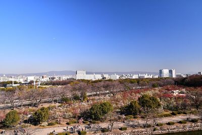 糒櫓跡から東方面の眺望（手前が梅林）