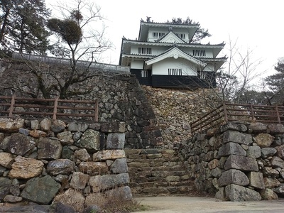 吉田城鉄櫓（くろがねやぐら）と石垣