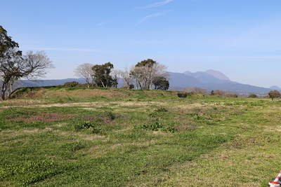 二の丸・三の丸方面と雲仙普賢岳