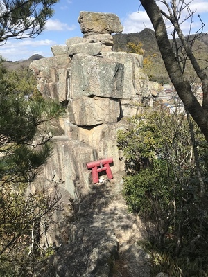 岩畳神社盤座