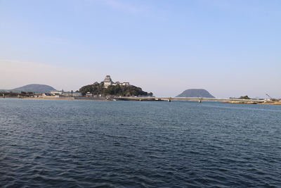 松浦川沿い栄町付近遊歩道から