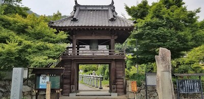 法泉寺の鐘楼門