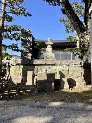 城主･宇都宮泰藤の墓と大久保家遠祖供養塔（妙国寺）