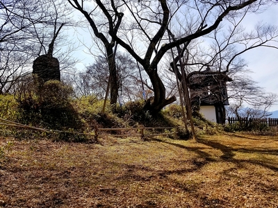 太鼓櫓と土塁