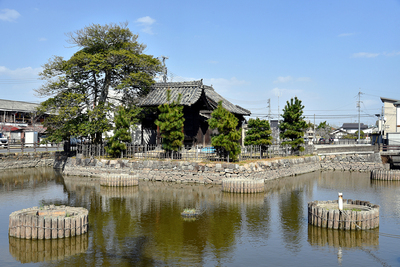清山神社と堀