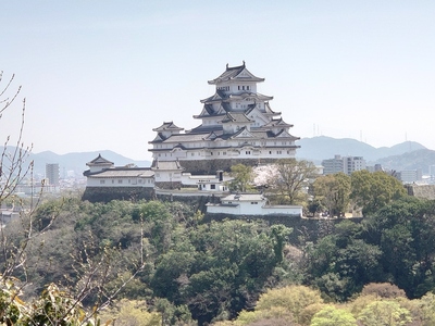 天守　男山配水池公園より