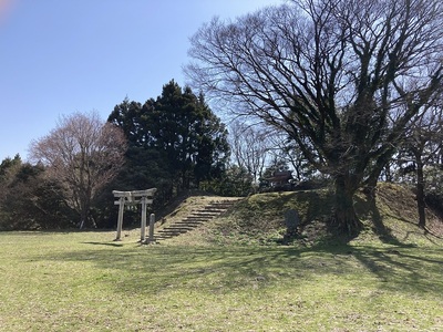 城山神社の建つ本丸跡