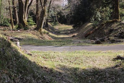 西屋敷　大手道