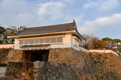 夕陽の不明門