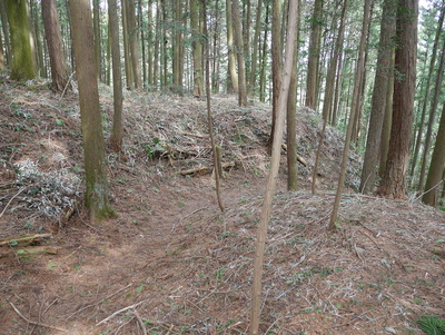 直角に二度折れる虎口　其の二