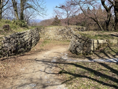 御鐘門跡（内側）