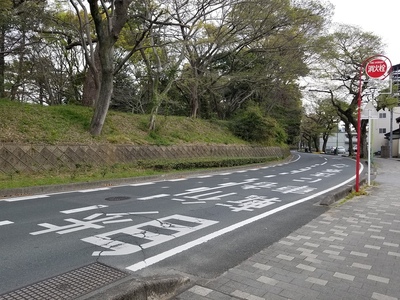 三の丸土塁と外堀跡