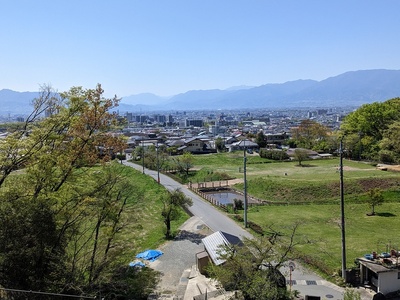 大手門東史跡公園(龍華池の展望見晴台より)