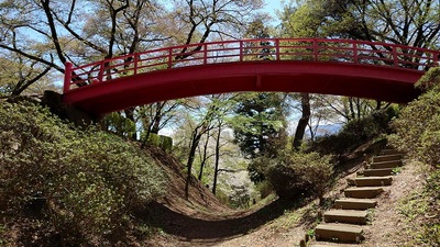 三の丸と二の丸の間の堀と三の丸橋