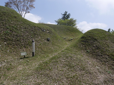 弥高寺城大門跡