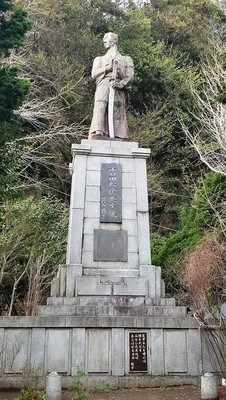 吉田松陰像（三島神社）