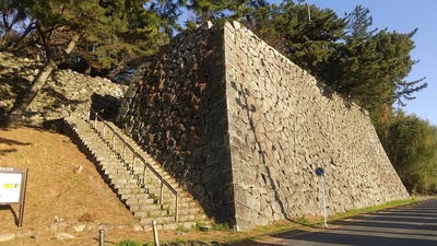 月見櫓の高石垣