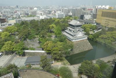 北九州市役所の展望フロアからの本丸全景