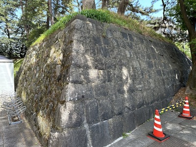 土塁端の石垣