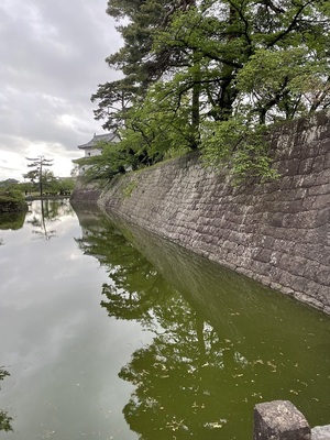 表門まえの橋から旧二ノ丸隅櫓