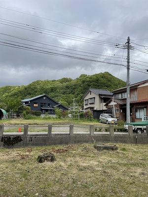 藤基神社より村上城跡を望む