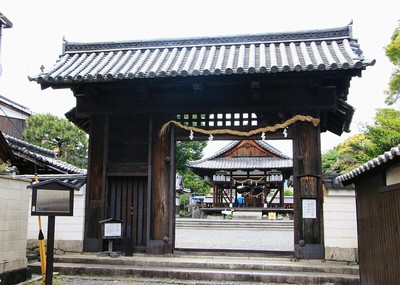 篠津神社に移築された旧北大手門（重要文化財）