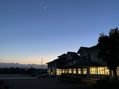 夕焼けの長島城跡長島中学校