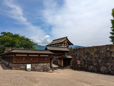 青空の松代城　北不明門