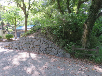本丸虎口の石垣