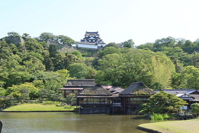 玄宮園から見た天守