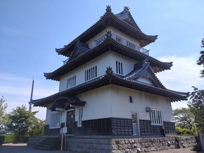 模擬天守（朝日山資料館）