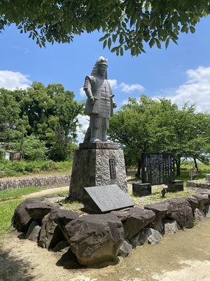 坂本城址公園　明智光秀像