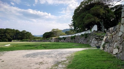 潮入門跡からの土塀