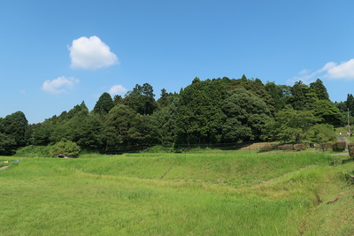 福地氏城 全景（西より）