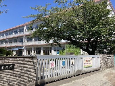 本丸跡（江尻小学校本丸門）