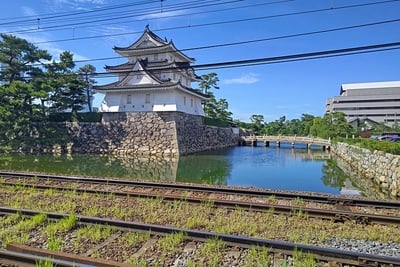 高松城址とことでん(琴平電気鉄道)